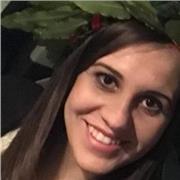 Docente di matematica e fisica, impartisce lezioni(da remoto) a ragazzi di scuola media e superiore( biennio)